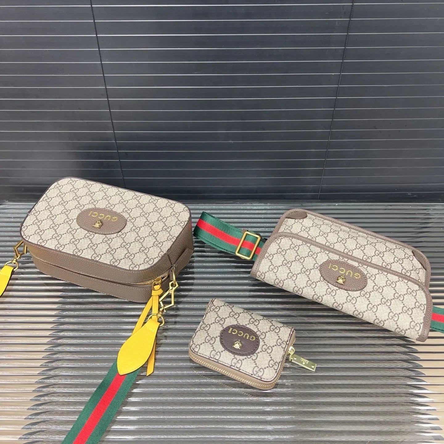 Boutique versatile three-piece combination models  1025040304