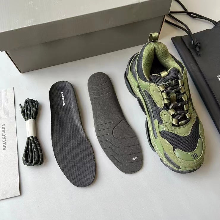 Triple-s Vintage Sneakers XC1823082901