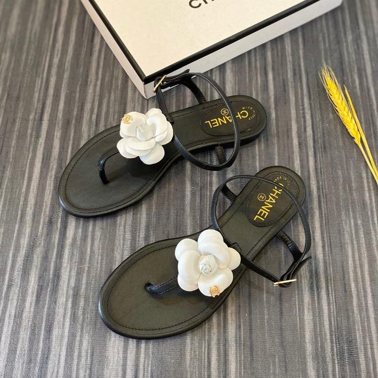 Flat sandals XC0123072817