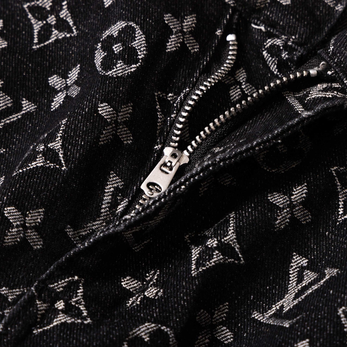 LV Little Red Man embroidered jeans 1825051401