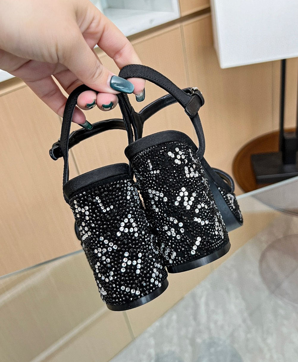 Classic high-heeled sandals blend modernity and fashion 1024031904