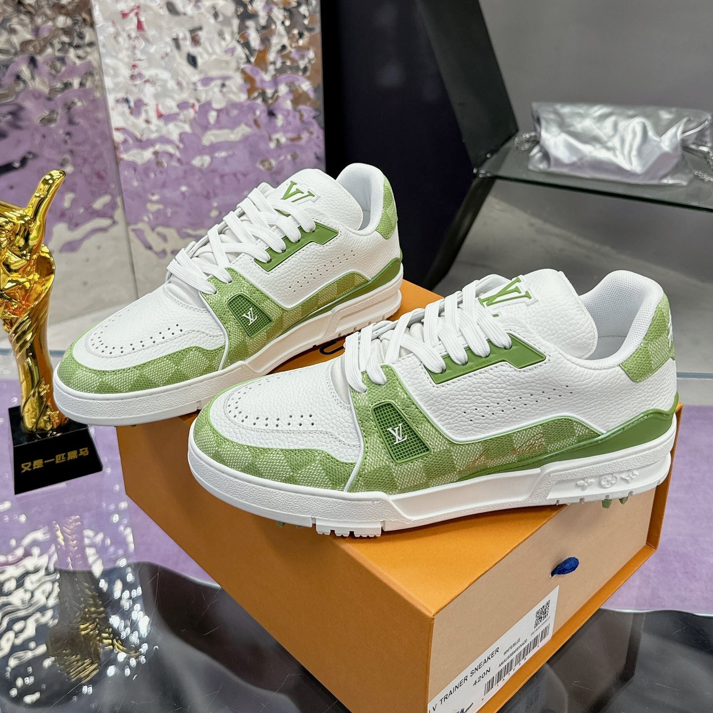 LV Trainer Sneaker 1824120916