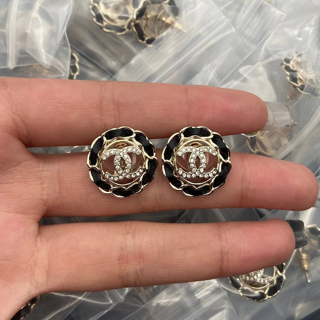 New Enamel Earrings With Heart-shaped Earrings 1024010312