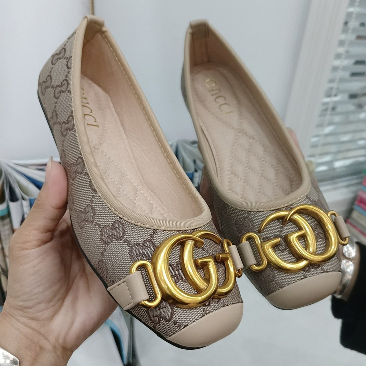 Shallow cut square toe flat bottomed bean shoes PD10041130