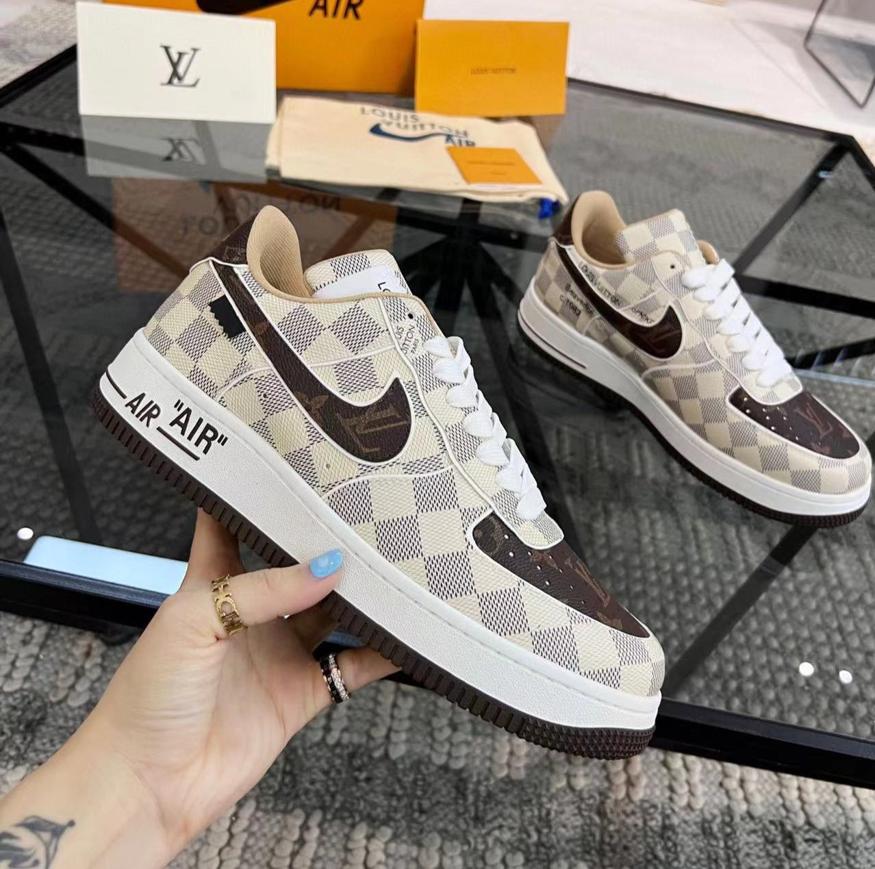Fashion Casual Brown V& Jointly Signed Sneakers V02