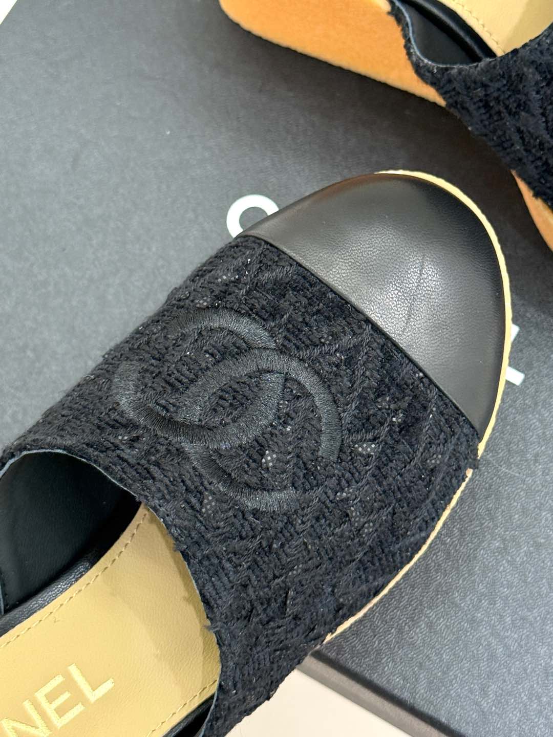 CH Chunky heel platform slippers 1825010703