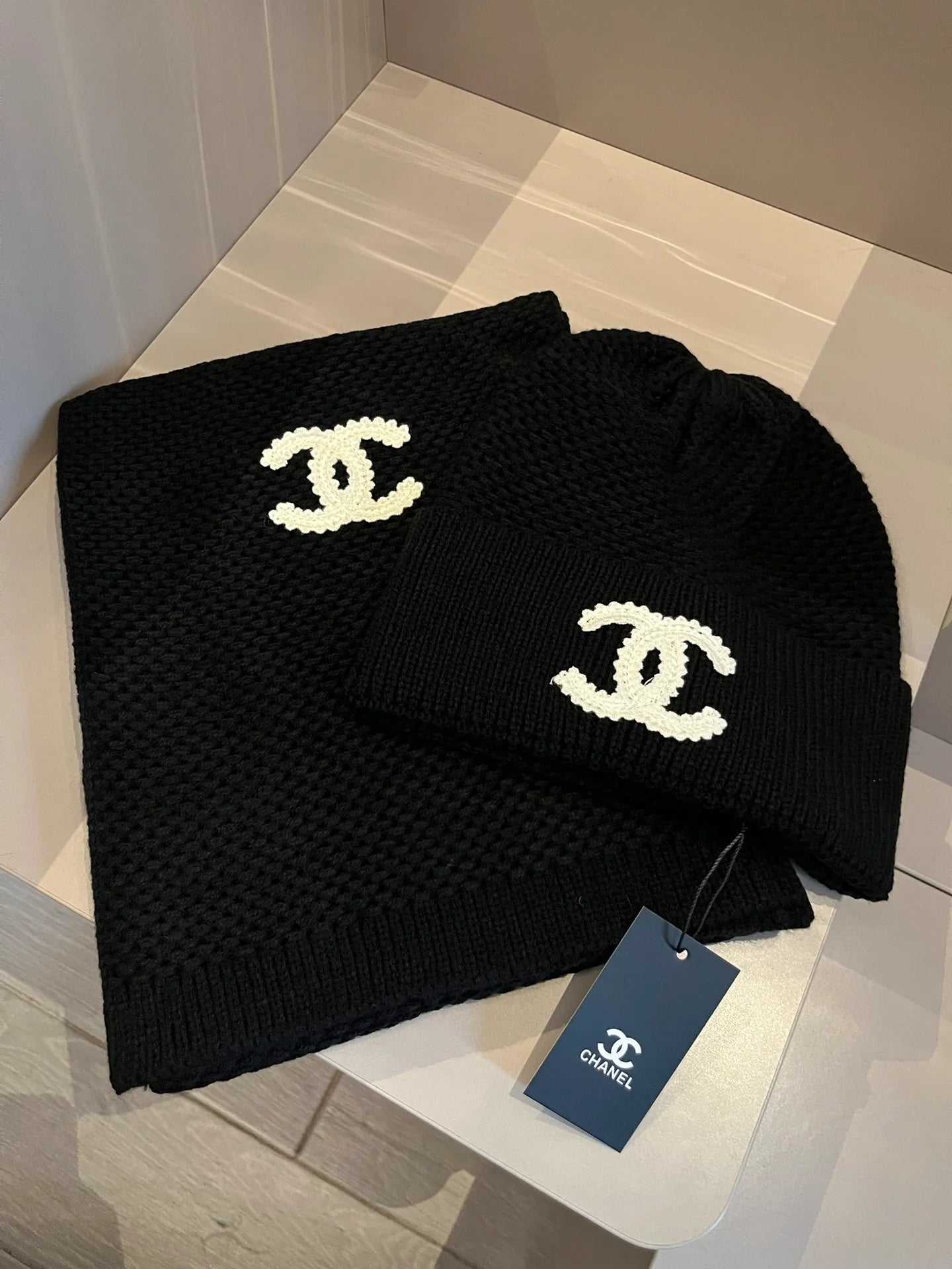 New scarf and hat set 1024101825