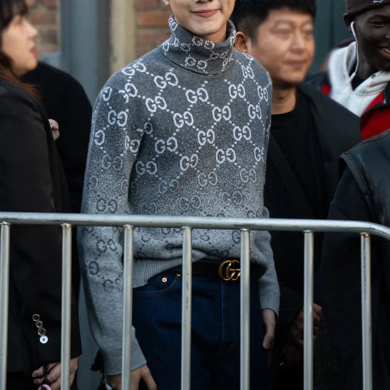 Unisex versatile knitted sweater 1024111805