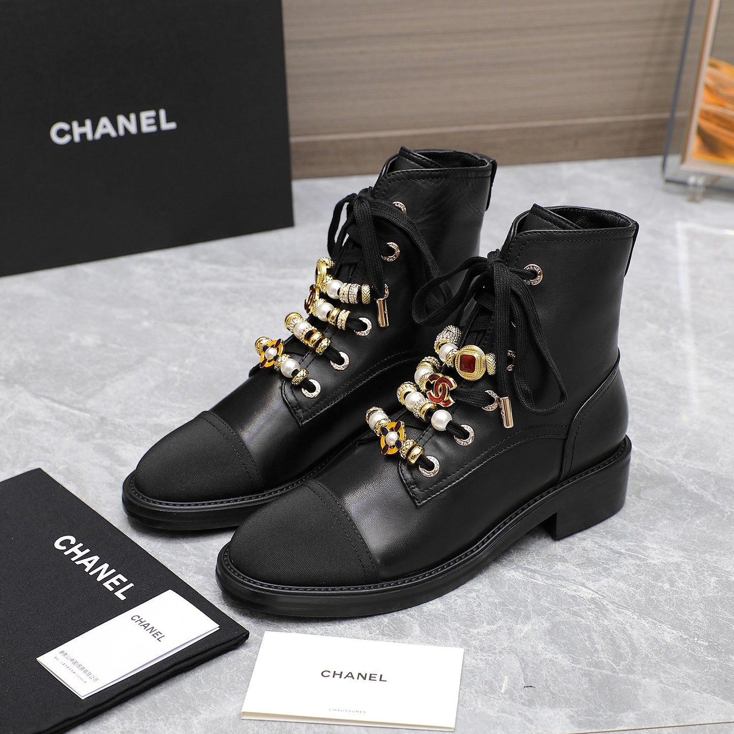 CNL24 new Martin boots decorated with double C pearl gem heavy metal buckle 0724090503