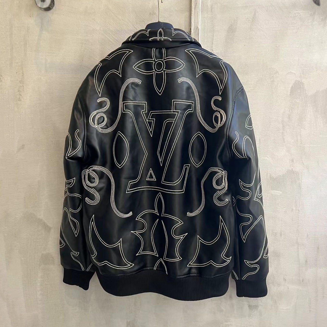 LV Fall/Winter 24 bomber jacket 1824092902