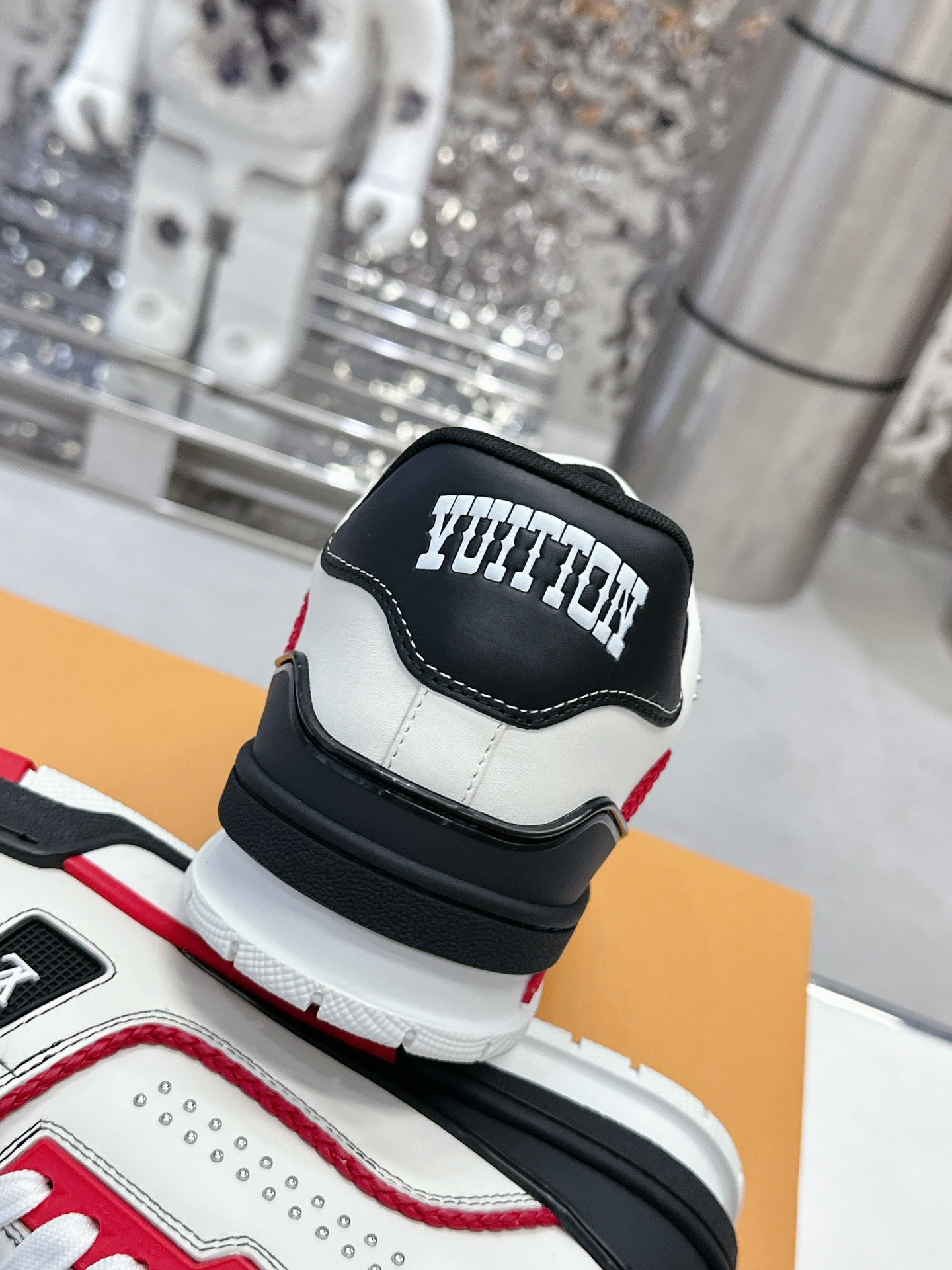 LV Trainer Sneaker 1825041702