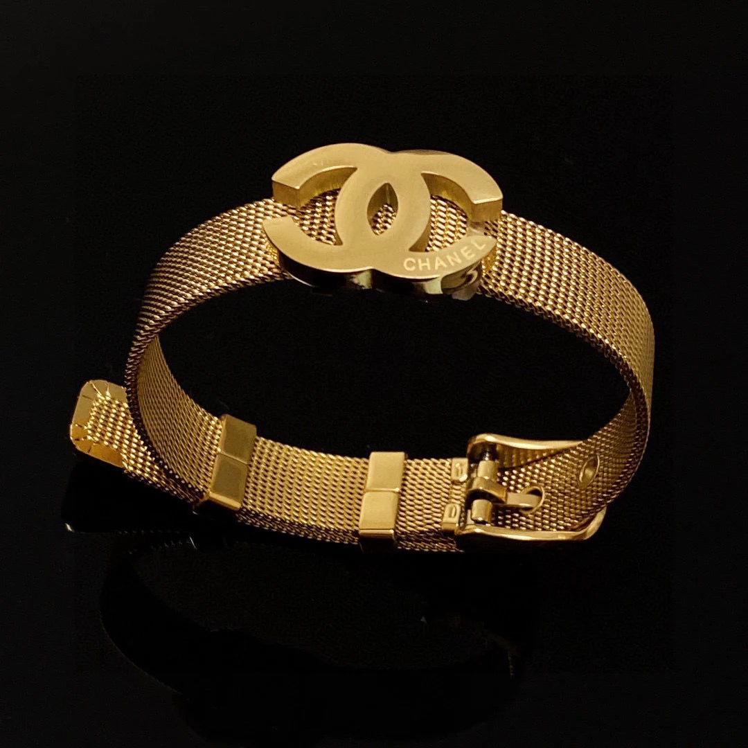 Luxury and versatile wristband 1024080506