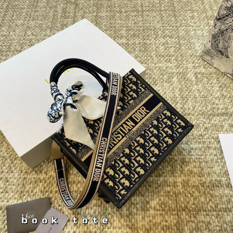 D book tote bag 1824082609