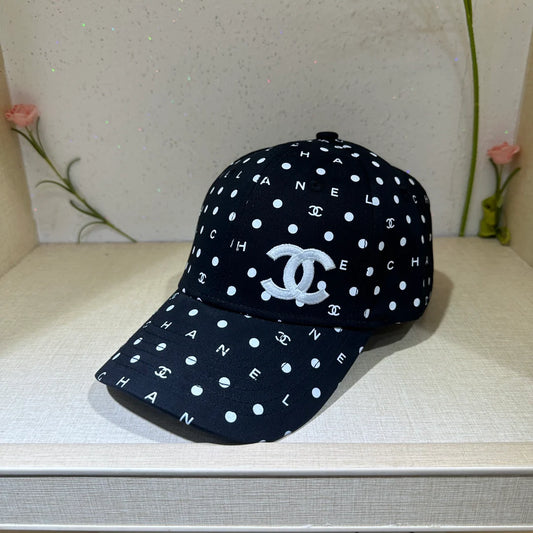 Luxurious and colorful versatile cap 1024072914