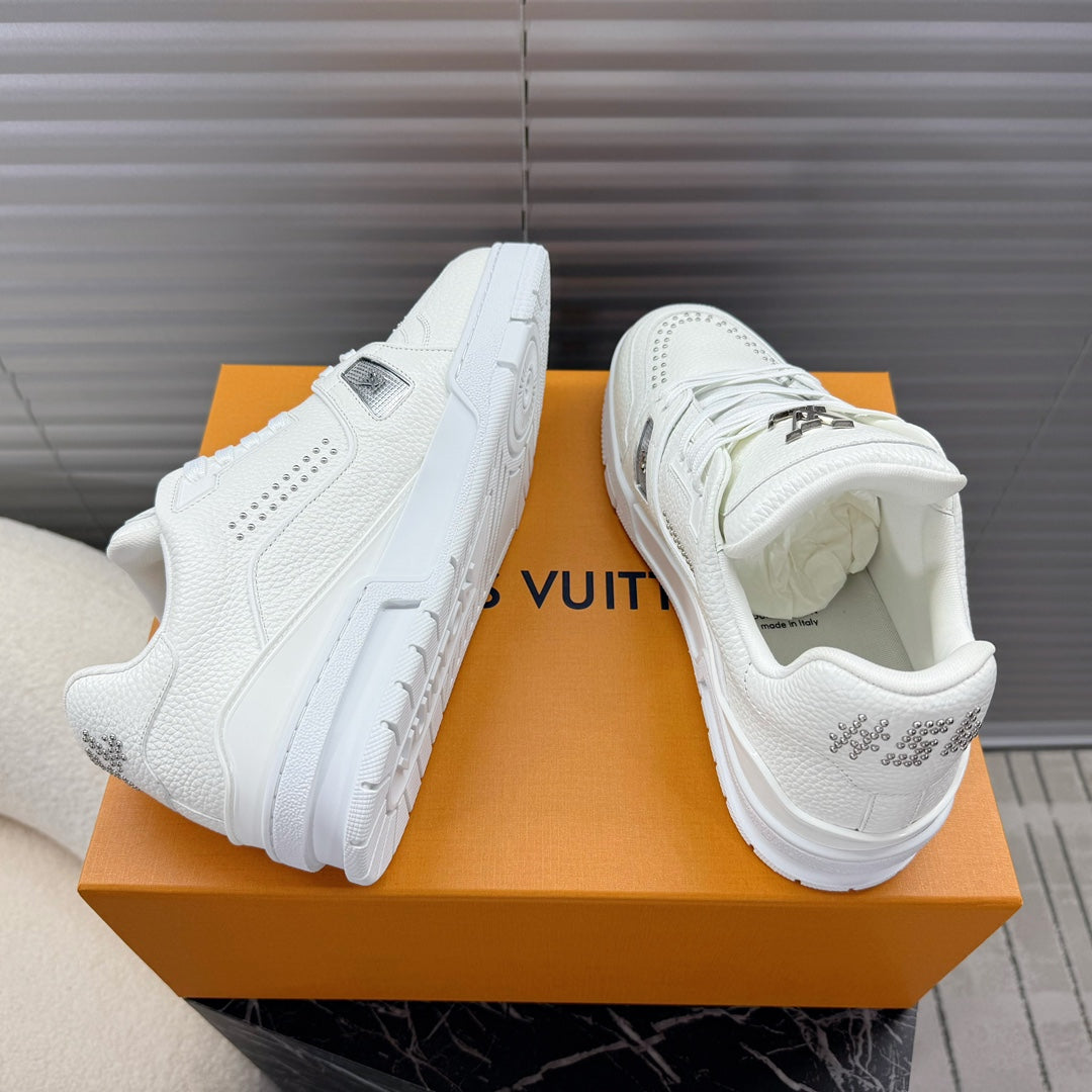LV Trainer Sneaker 1824120913