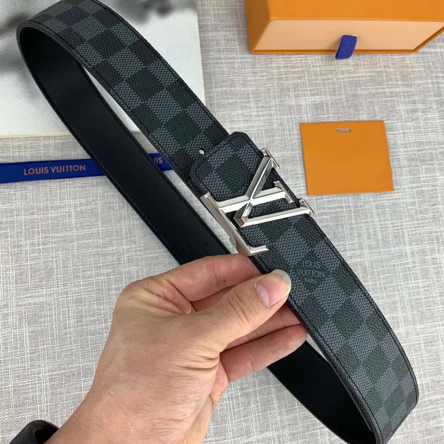 Lv Luxury Genuine Leather Men’s Belt 1025010903