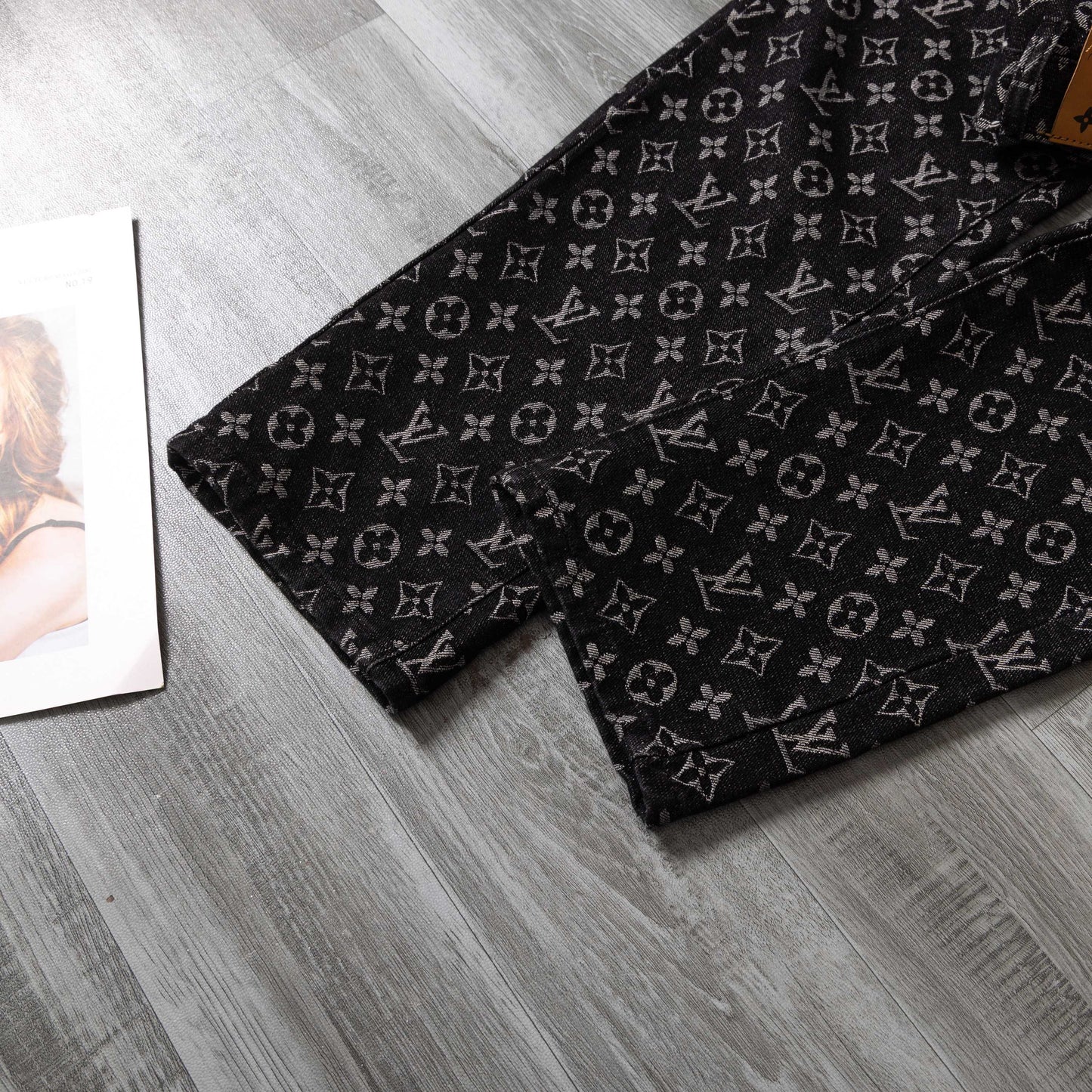 LV Little Red Man embroidered jeans 1825051401