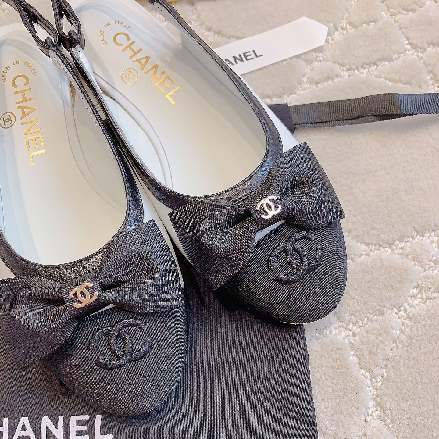 The latest catwalk style bow half package flat sandals 1824041601