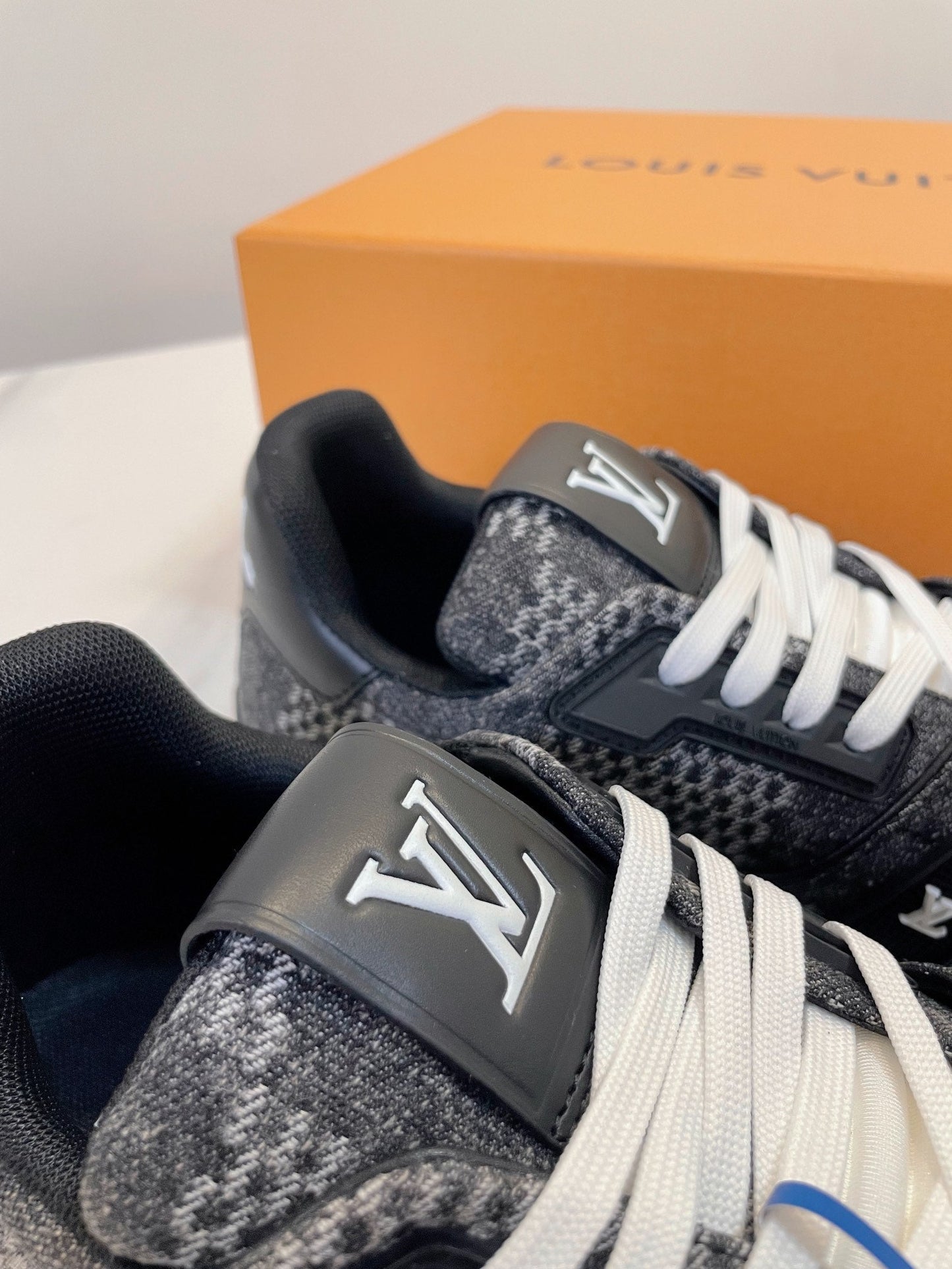 LV Trainer Sneaker 1824120912