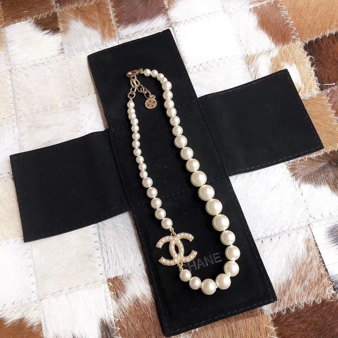 Classic Clavicle Pearl Necklace Elegant Fashion Generous Style 1024030504