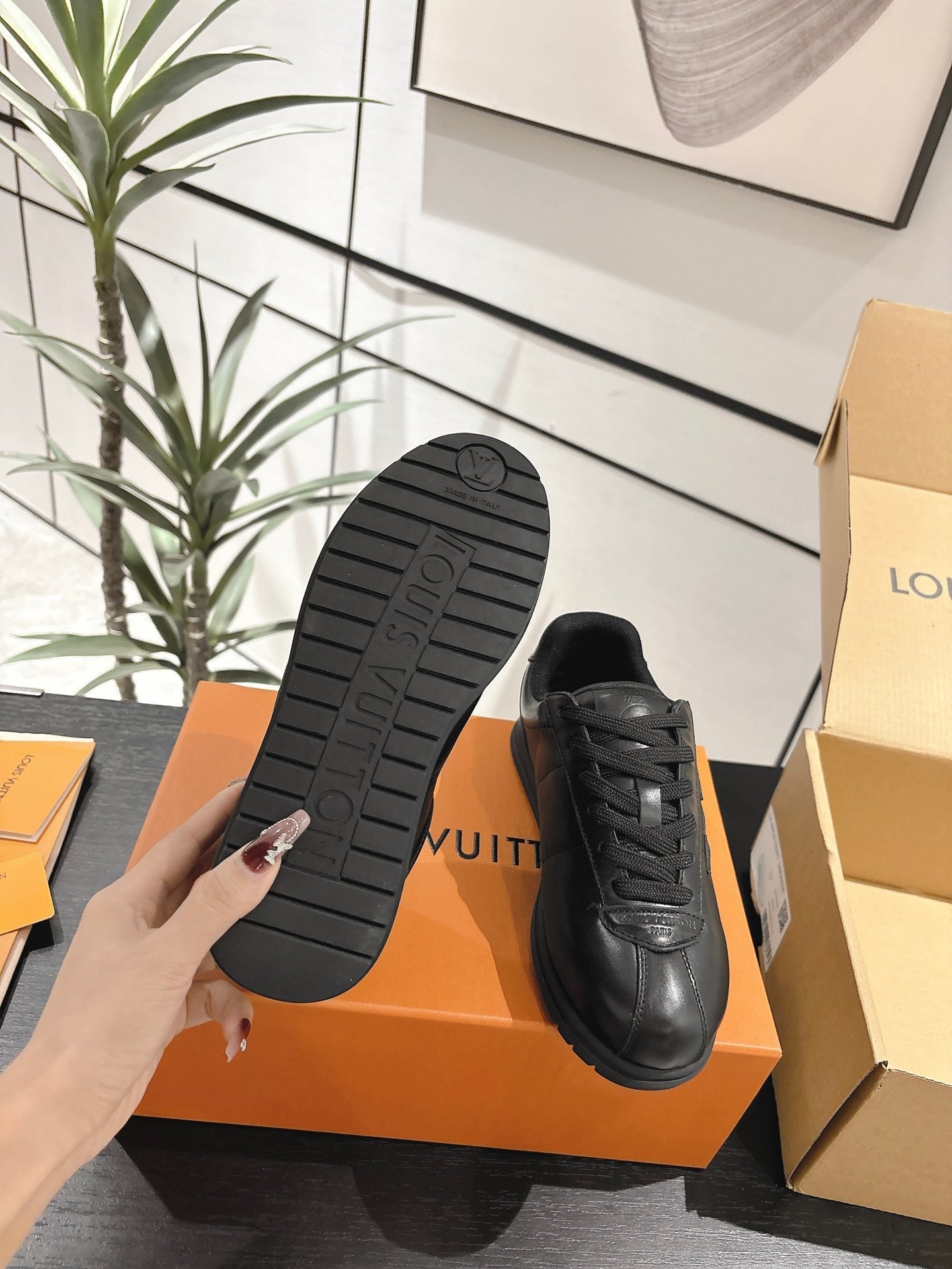 LV Sneaker 1825060605