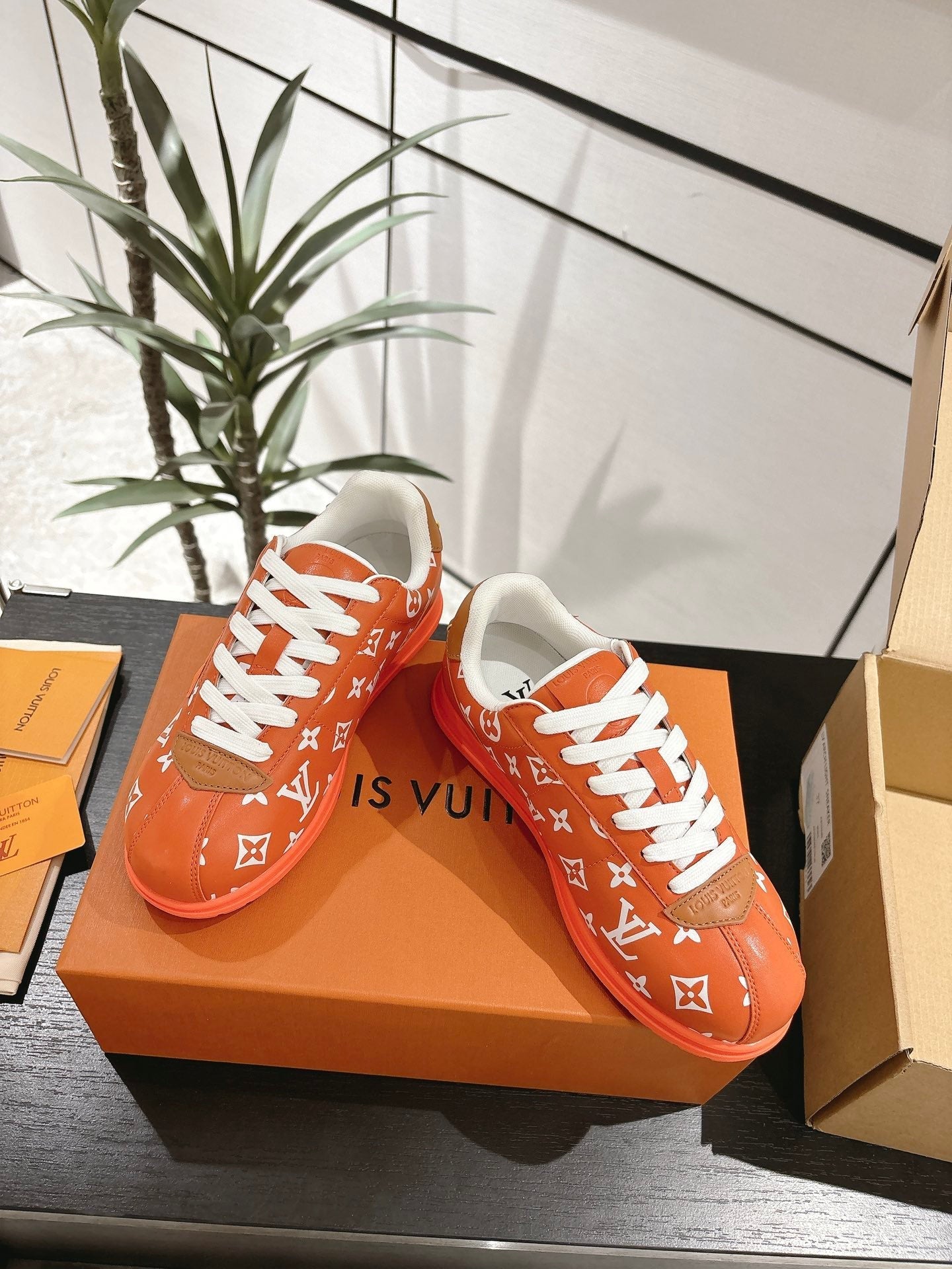 LV Sneaker 1825060605