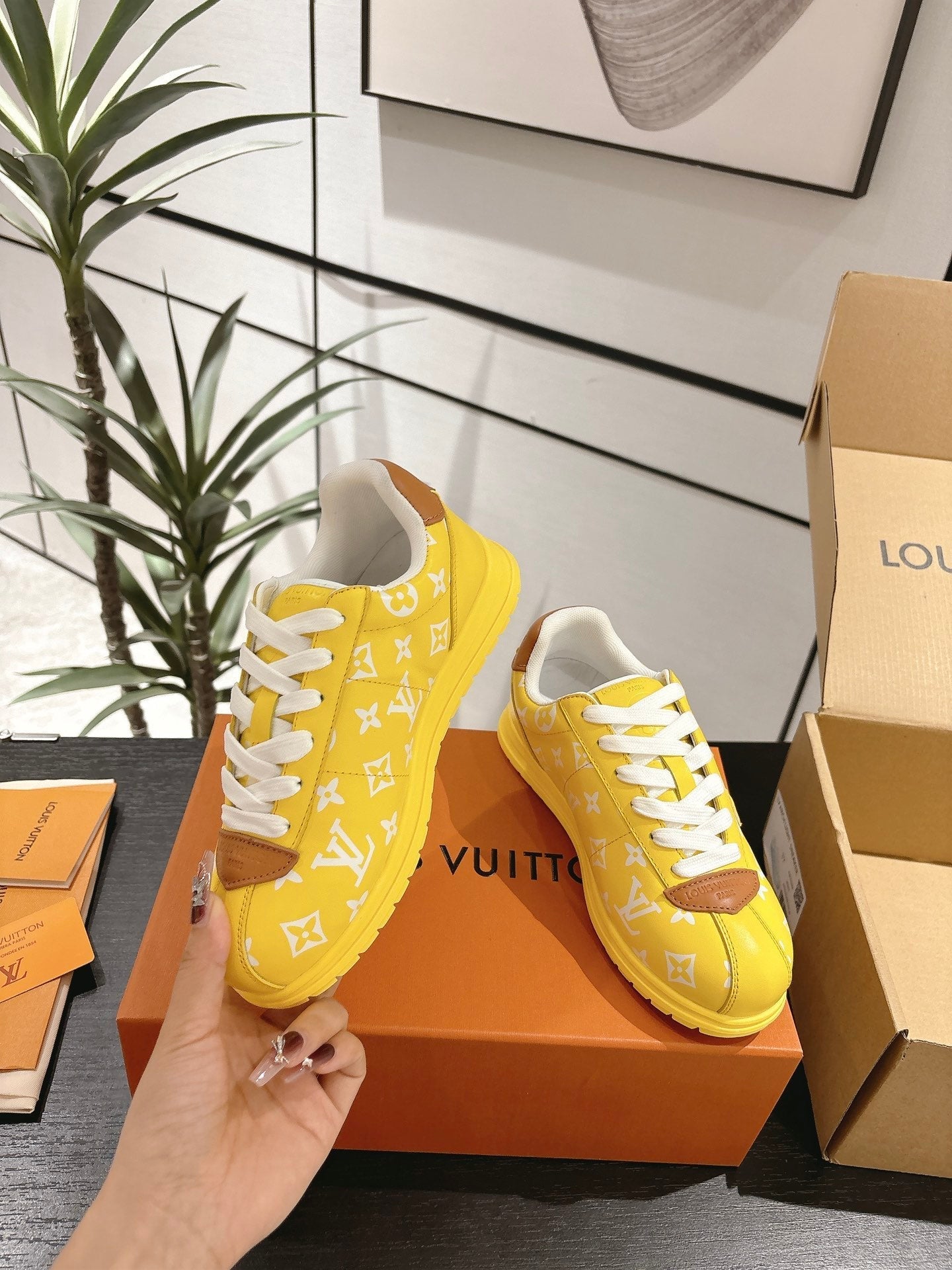 LV Sneaker 1825060605