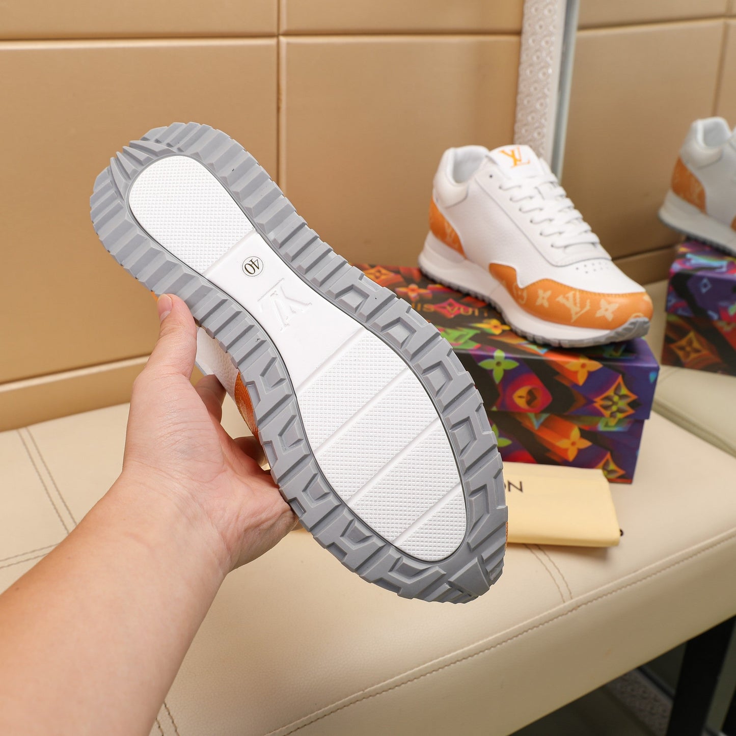 LV RUN AWAY sneaker 1825052111