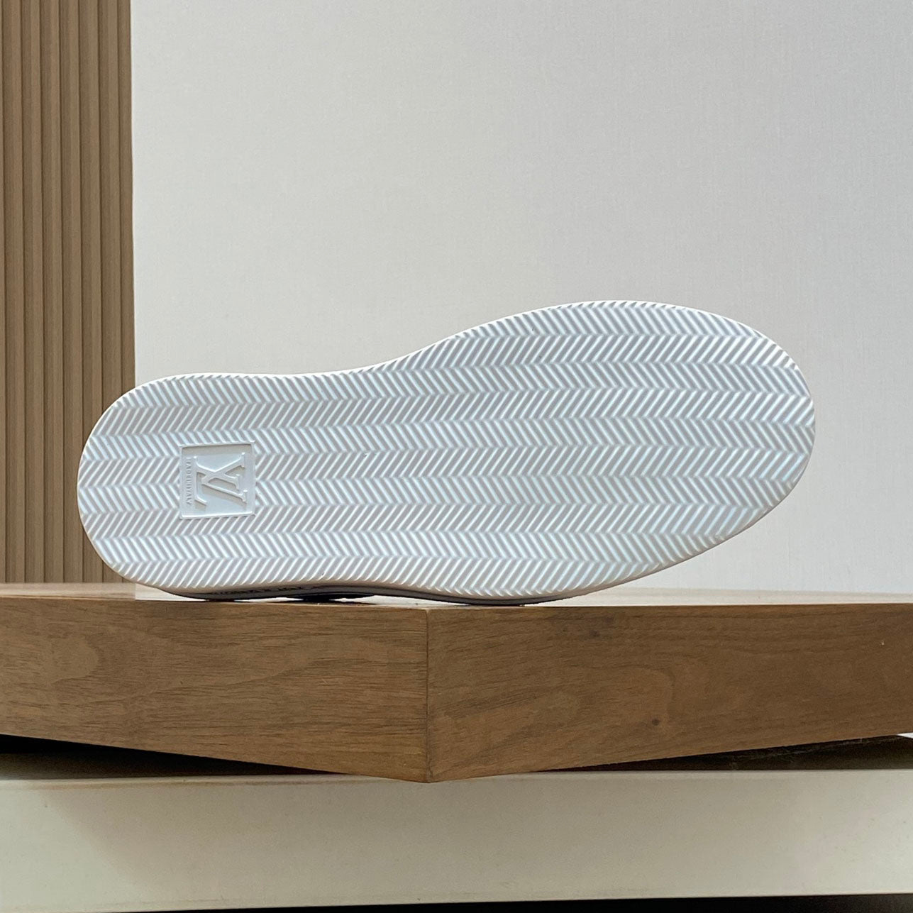 LV Sneaker 1825052109