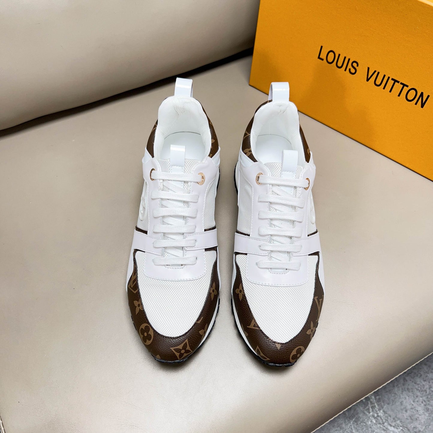 LV sneaker 1825052221
