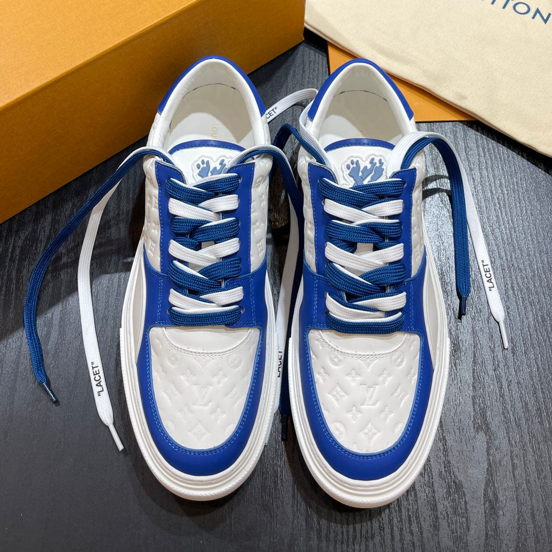 LV Embossed sneaker 1825052110