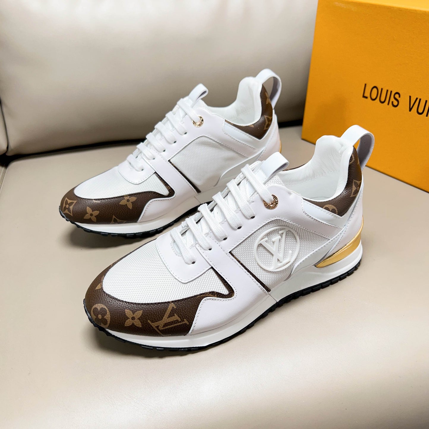 LV sneaker 1825052221
