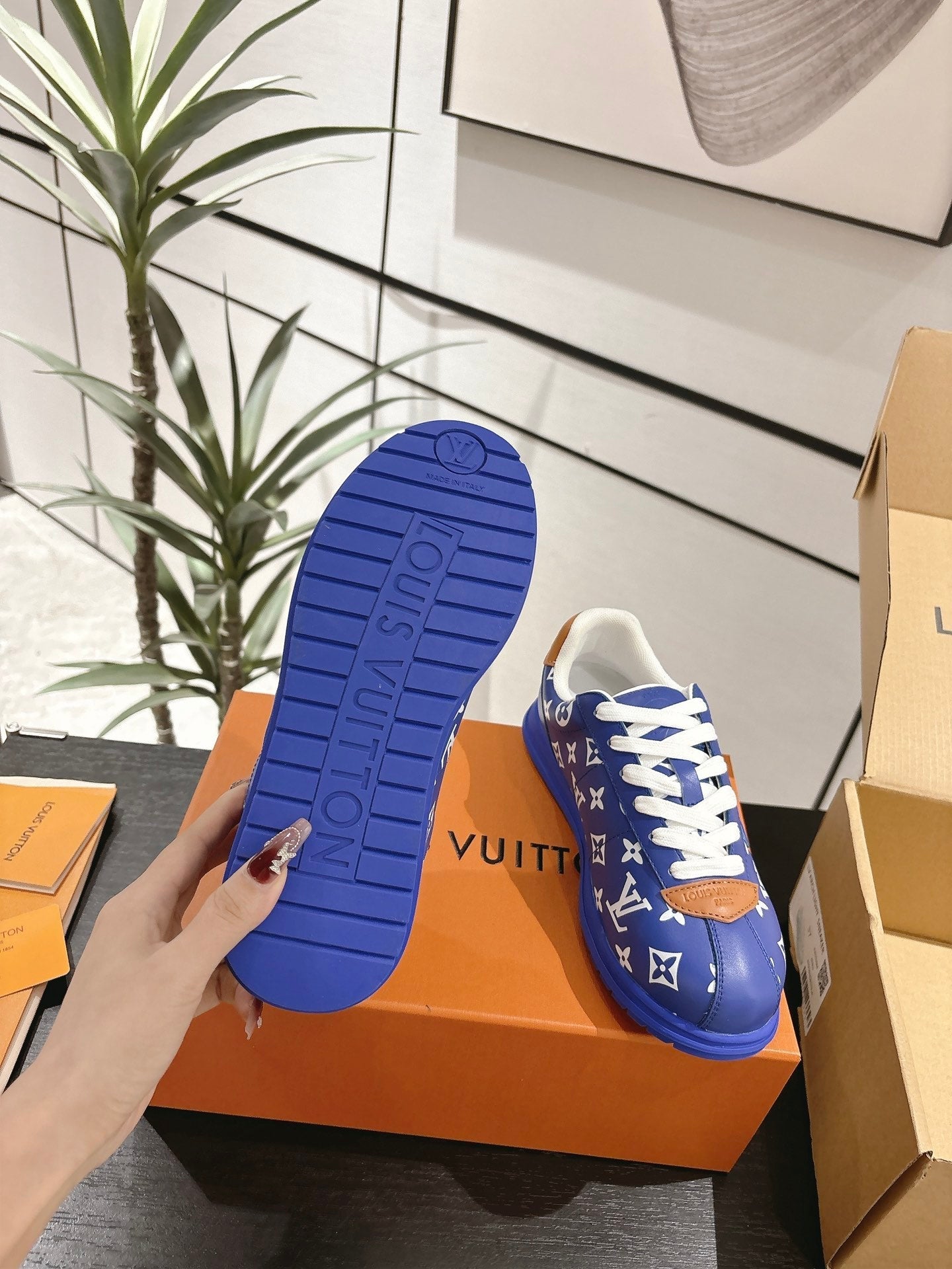 LV Sneaker 1825060605