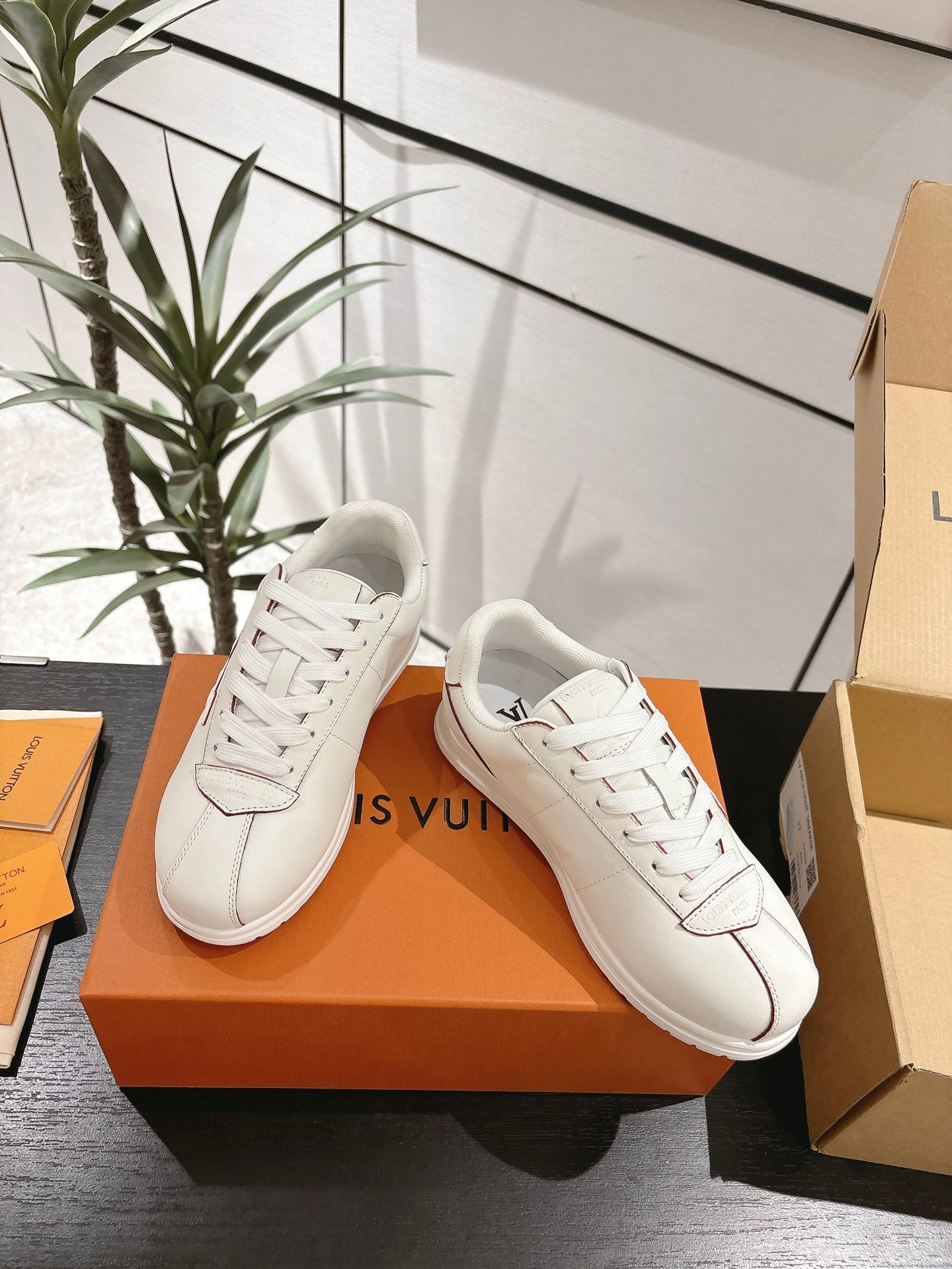 LV Sneaker 1825060605