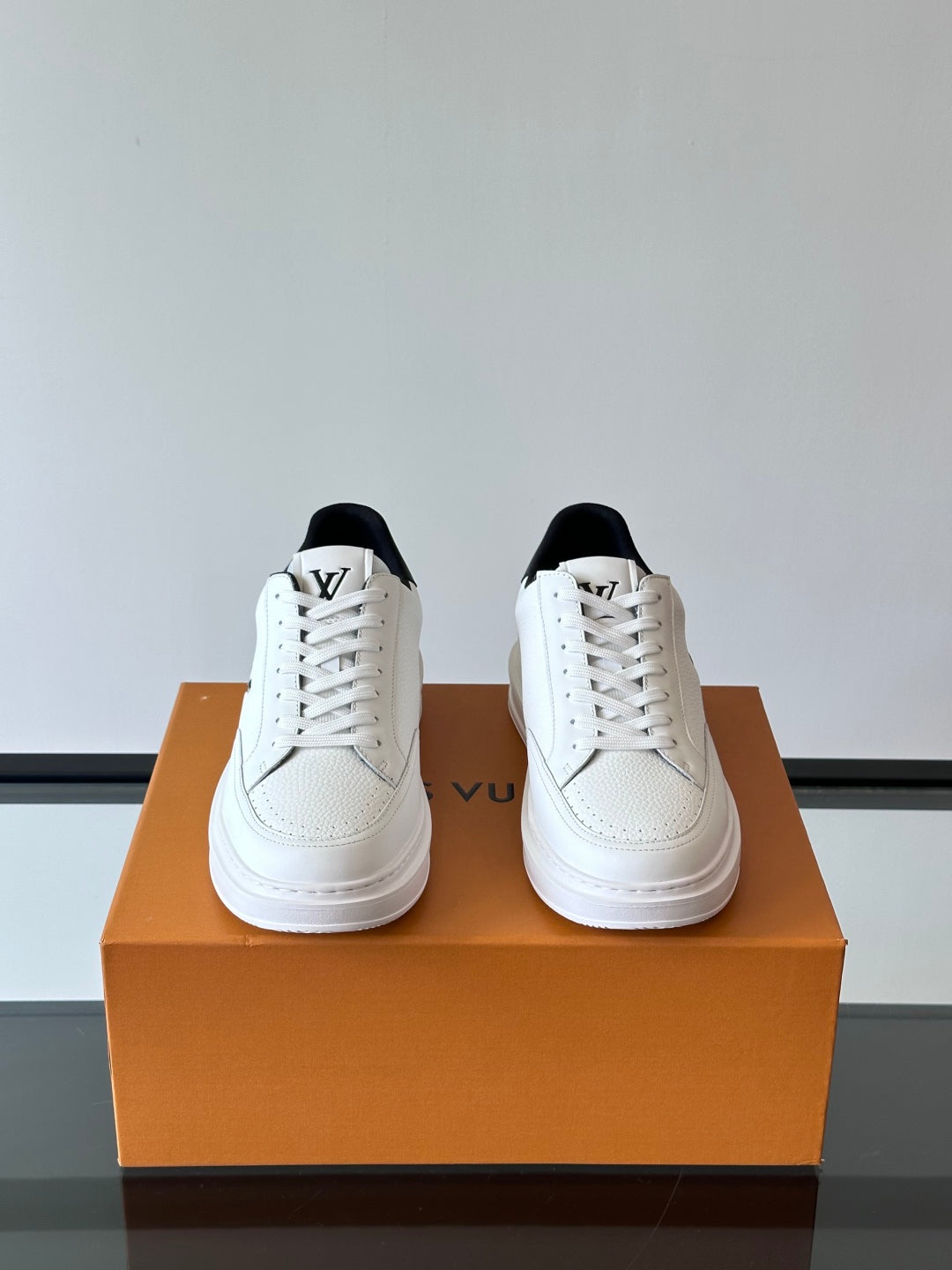 LV  Beverly Hills Sneaker 1825052108