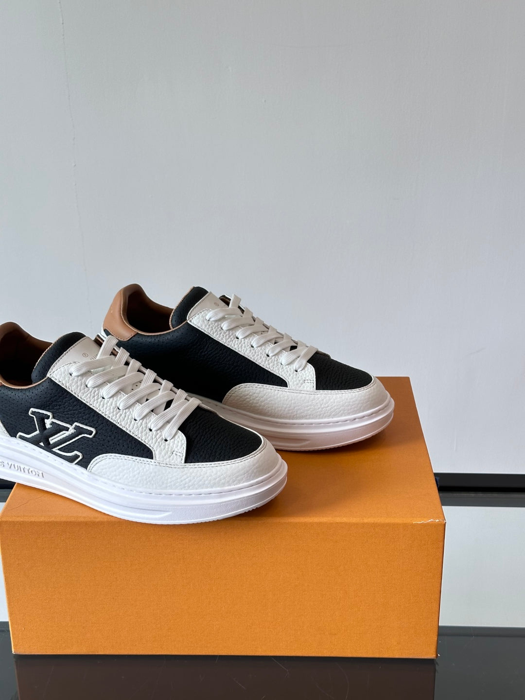 LV  Beverly Hills Breathable Sneaker 1825052107