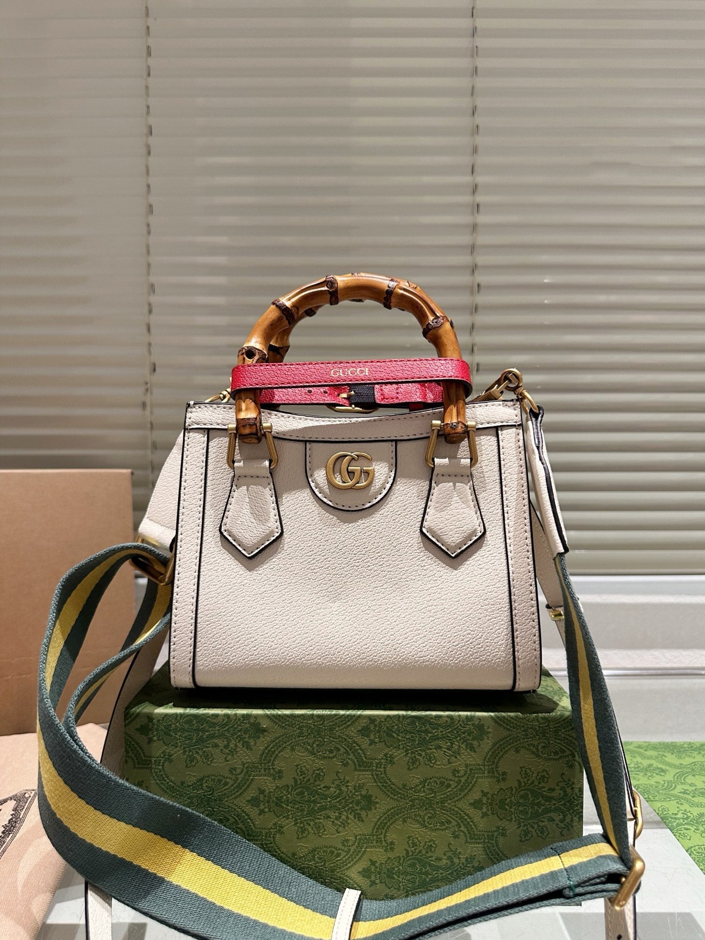 GG Mini Diana Bamboo Handbag(19*16) 1825062303