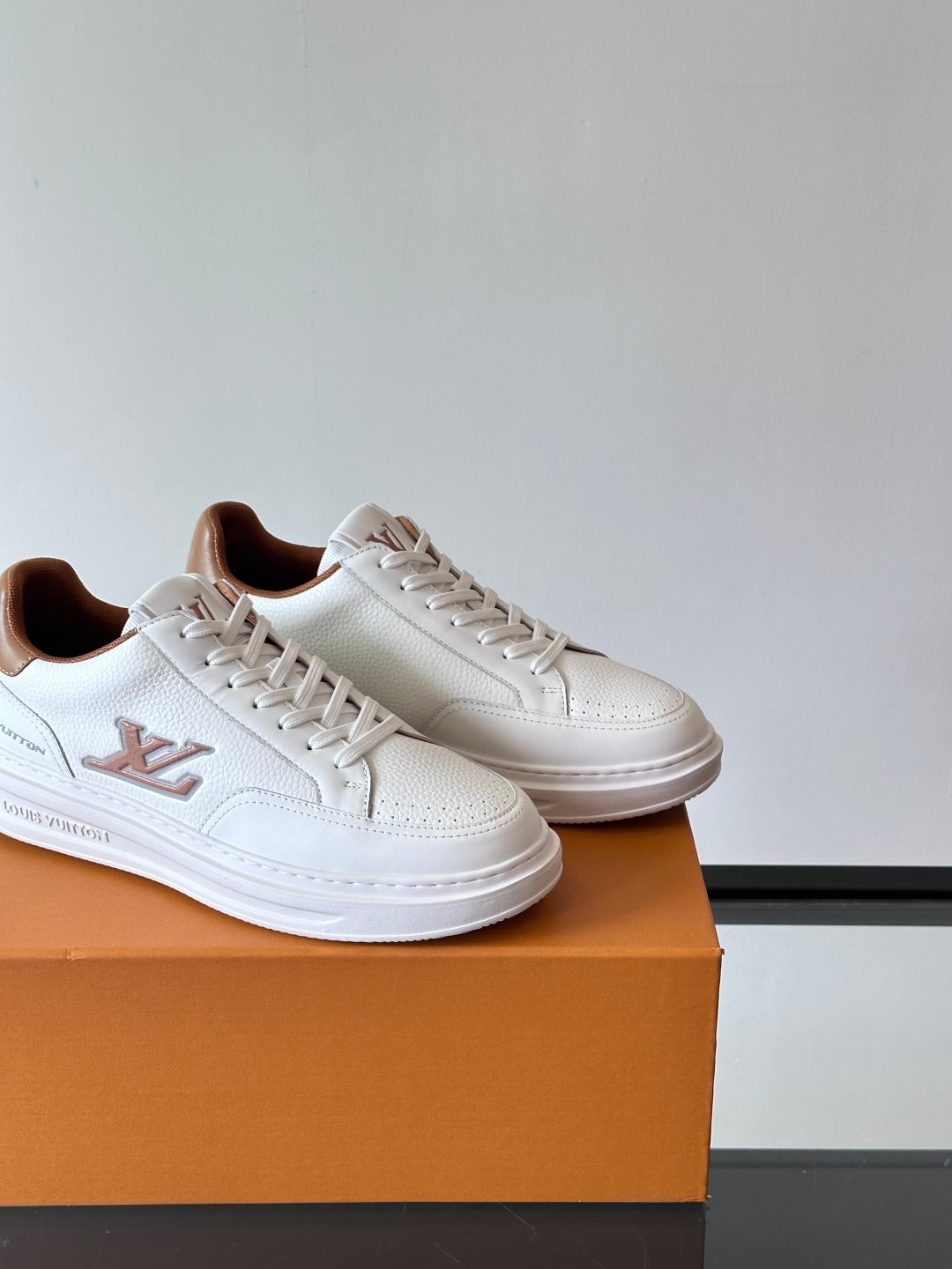 LV  Beverly Hills Sneaker 1825052108